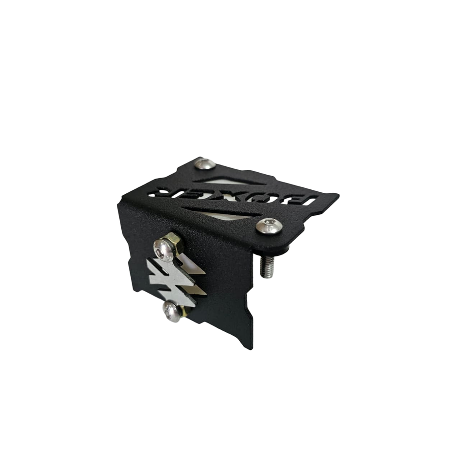 PROTECTOR DE BOMBA O DEPOSITO DE LIQUIDO DE FRENO DELANTERO EN ACERO BAJAJ BOXER CT 125