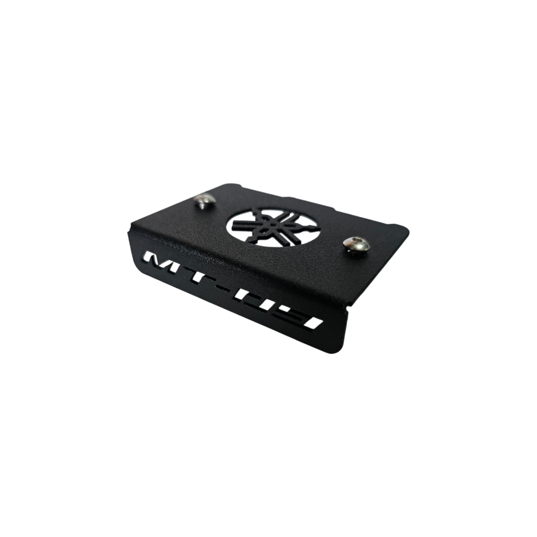 PROTECTOR DE BOMBA O DEPOSITO DE LIQUIDO DE FRENO DELANTERO EN ACERO YAMAHA MT-09 V3