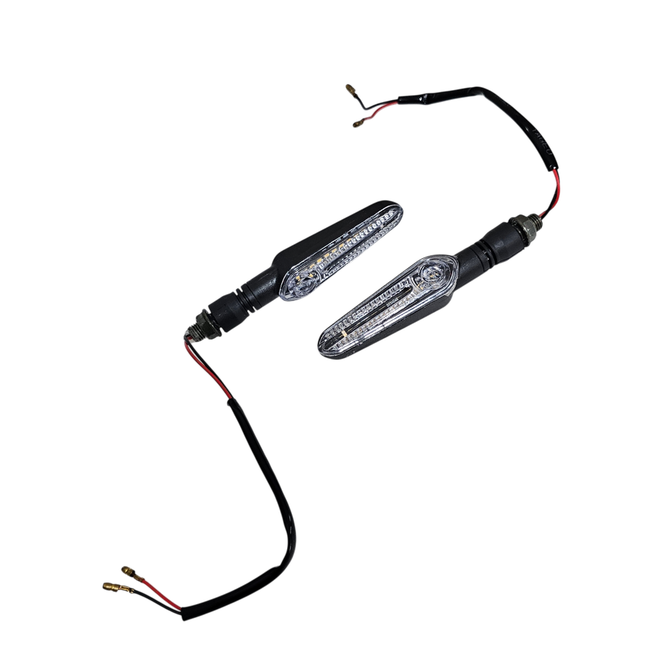 PAR DE DIRECCIONALES DE BARRIDO TIPO YAMAHA MT - LINEA UNIVERSAL