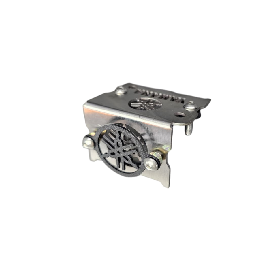 PROTECTOR DE BOMBA O DEPOSITO DE LIQUIDO DE FRENO DELANTERO EN ACERO YAMAHA UNIVERSAL - XTZ 125 - XTZ 150 - XTZ 250 2010/2019 - XTZ 250 ABS - LIBERO - FZ 2.0 - FZ 3.0 - SZR - FZ25