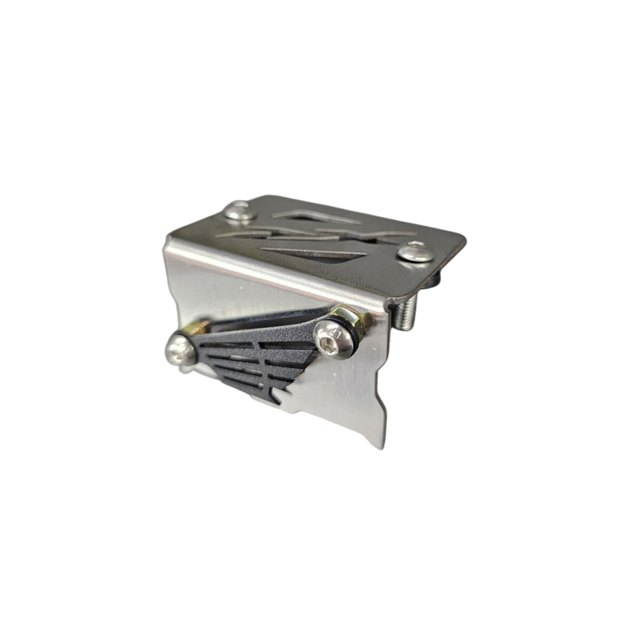 PROTECTOR DE BOMBA O DEPOSITO DE LIQUIDO DE FRENO DELANTERO EN ACERO HONDA XR150 ABS 2.0 - XR190L ABS 2.0 - XR 300 TORNADO