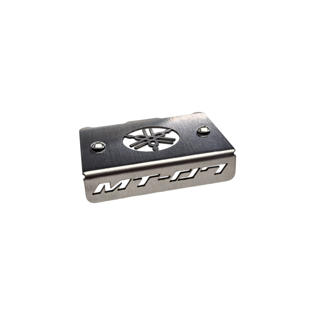 PROTECTOR DE BOMBA O DEPOSITO DE LIQUIDO DE FRENO DELANTERO EN ACERO YAMAHA MT-07