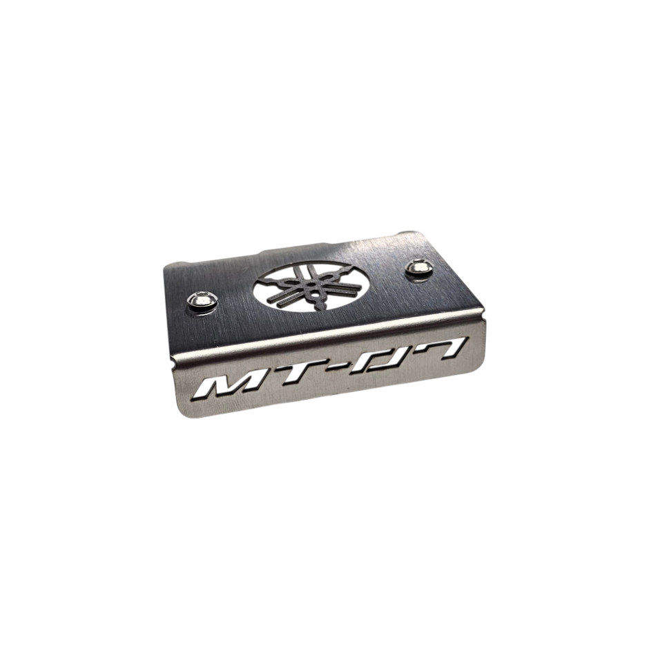 PROTECTOR DE BOMBA O DEPOSITO DE LIQUIDO DE FRENO DELANTERO EN ACERO YAMAHA MT-07