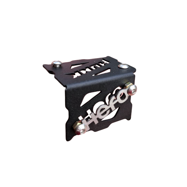 PROTECTOR DE BOMBA O DEPOSITO DE LIQUIDO DE FRENO DELANTERO EN ACERO HERO HUNK 160 4V