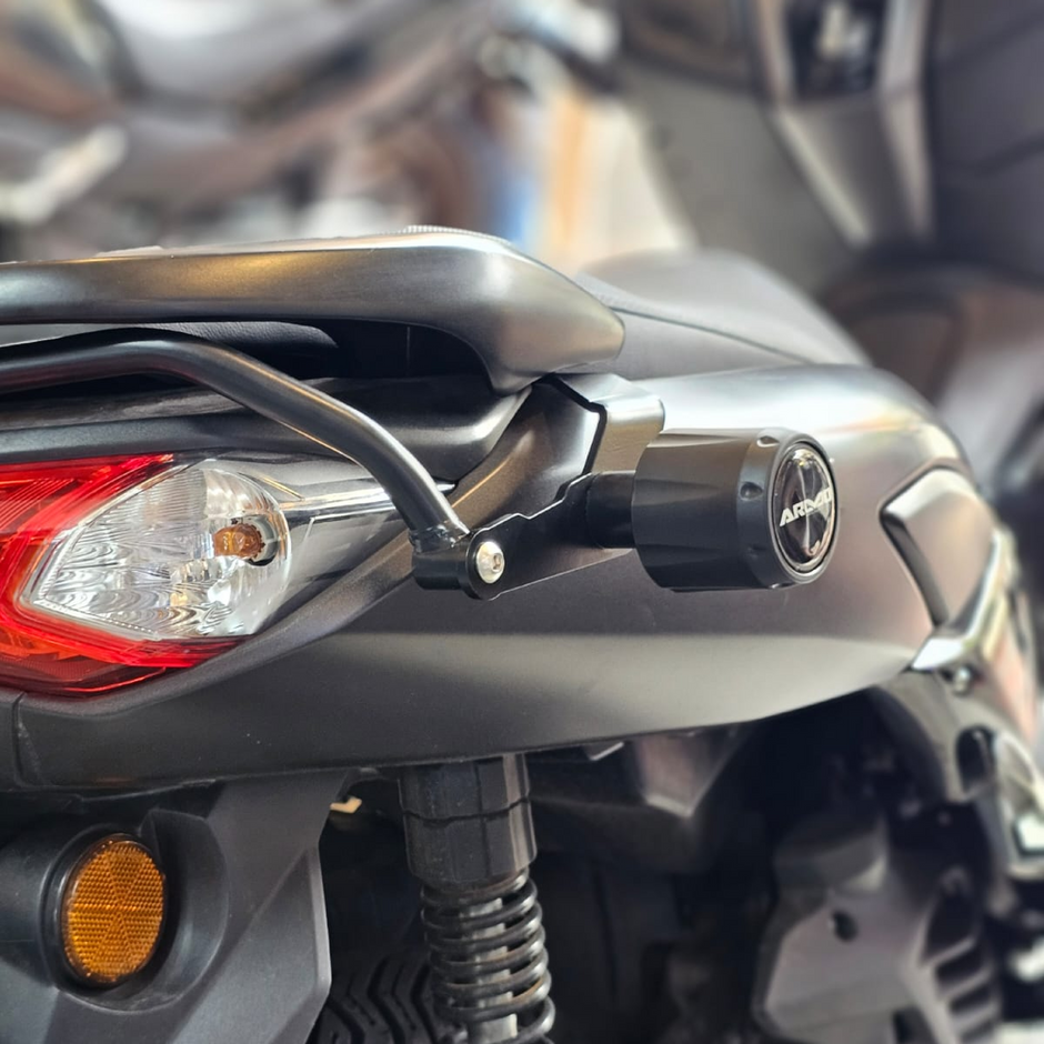 DEFENSAS CON SLIDERS ARMO YAMAHA NMAX CONNECTED DELANTERO Y TRASERO
