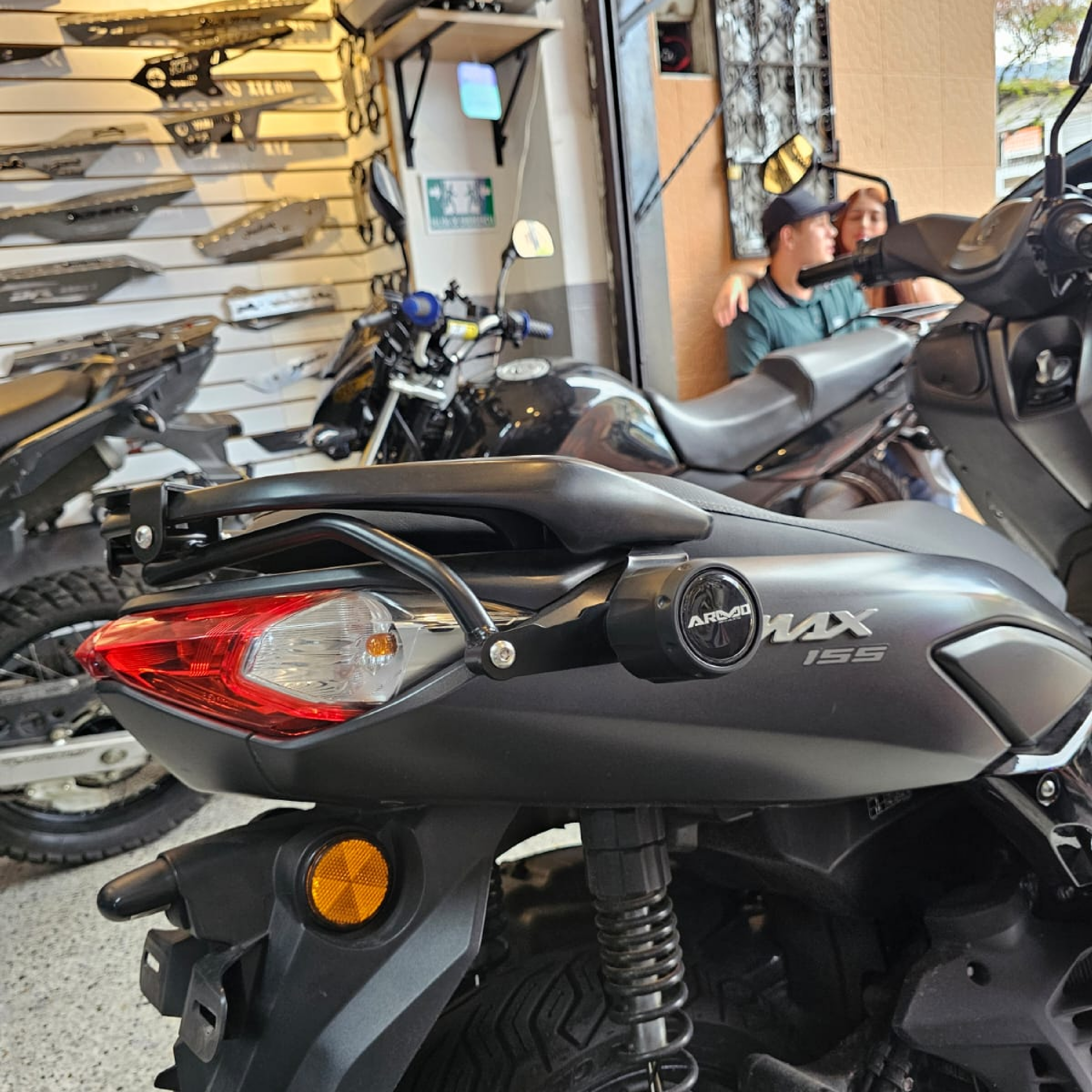 DEFENSAS CON SLIDERS ARMO YAMAHA NMAX CONNECTED DELANTERO Y TRASERO