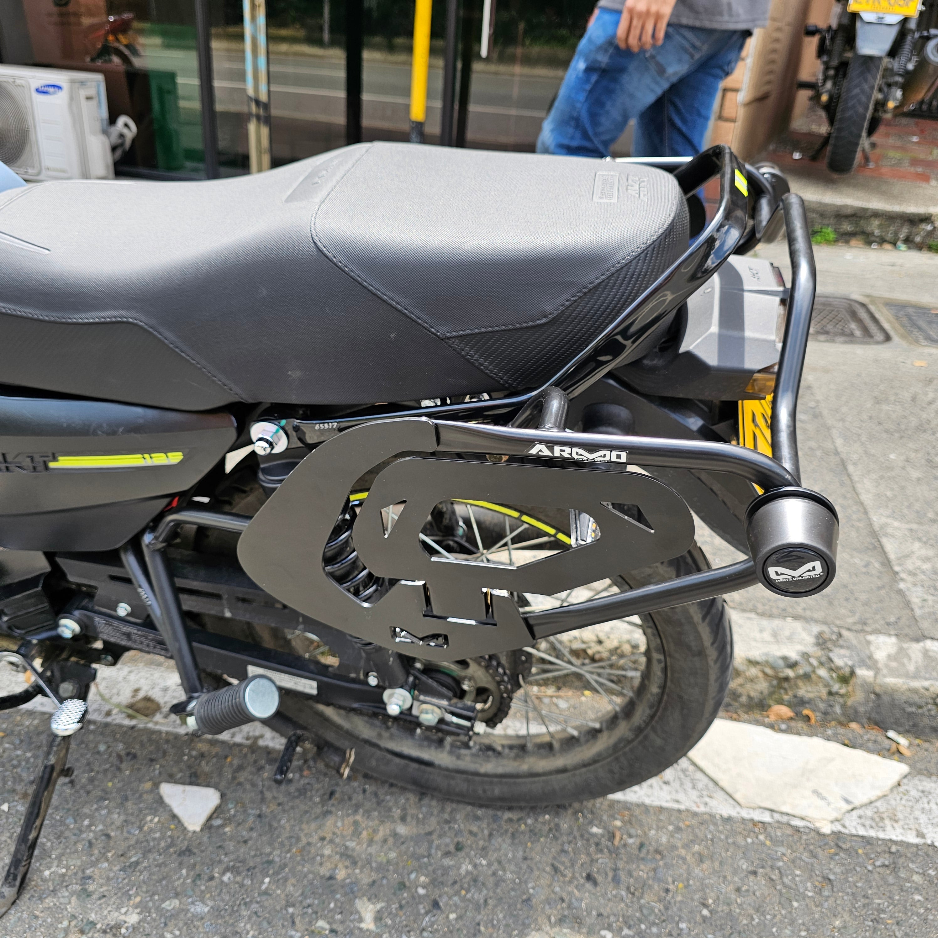 PORTA ALFORJAS ARMO AKT NKD 125