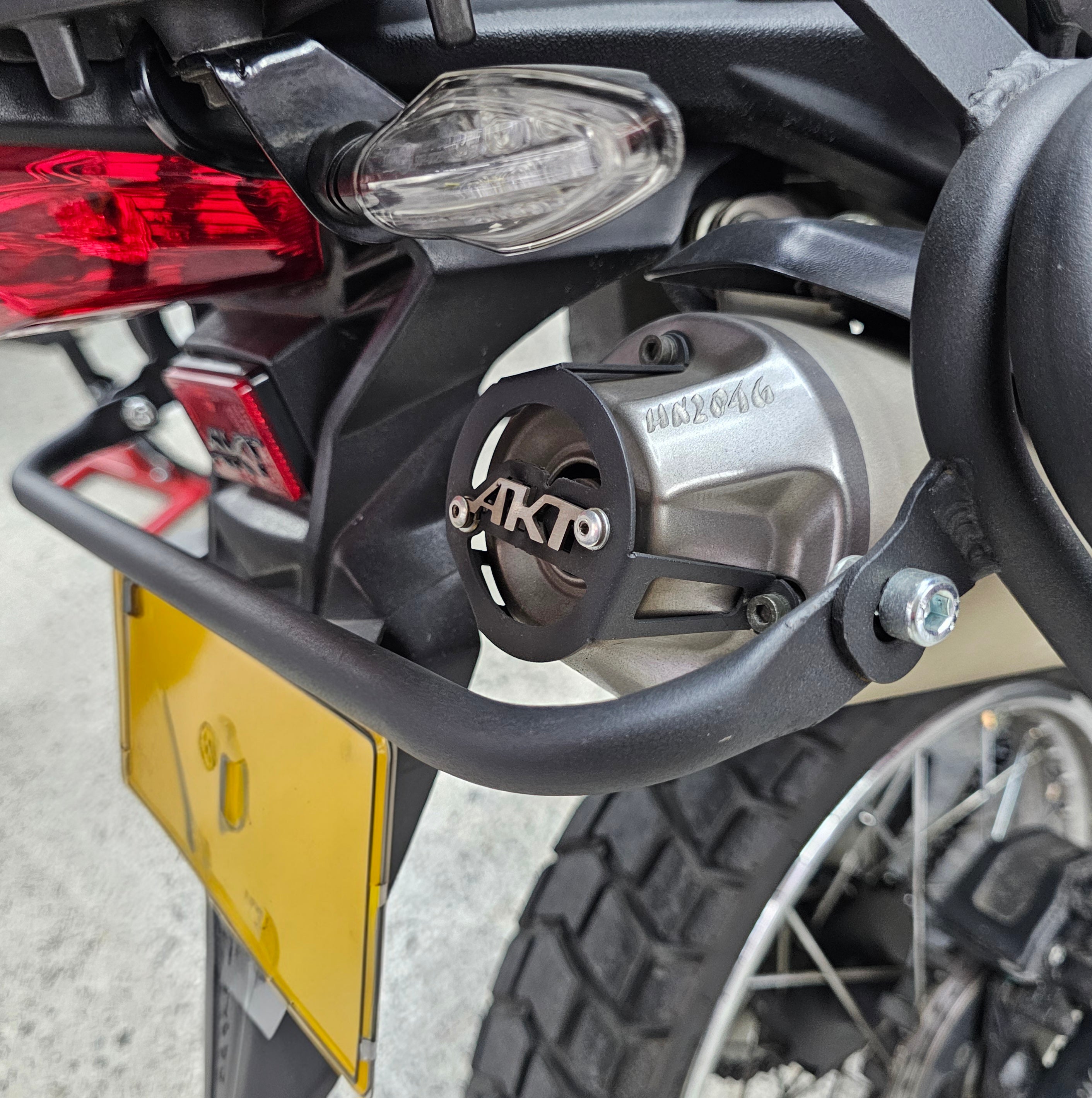 LUJO PARA SALIDA DE EXOSTO O RESONADOR EN ACERO AKT TTR 2025 - TTDS - TT 200 2026