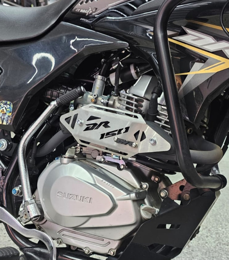 LAMINA CURVA DE EXOSTO EN ACERO SUZUKI DR 150