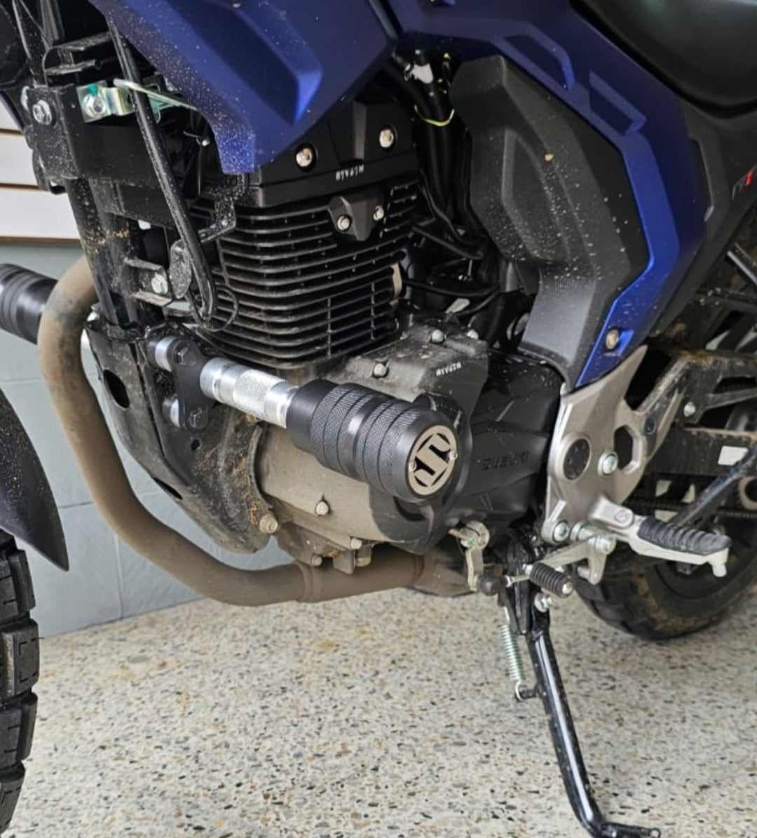 SLIDERS DE ALTO IMPACTO SUZUKI GIXXER 150 FI - SUZUKI VSTROM 160