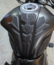 STOMPGRIPS - PROTECTORES DE TANQUE 3D SUZUKI GIXXER 150 FI - GIXXER 250 FI - GIXXER 150 SF - GIXXER 250 SF (LATERALES)