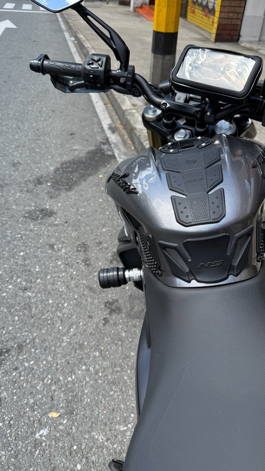 STOMPGRIPS - PROTECTORES DE TANQUE SPECIAL EDITION BAJAJ PULSAR NS400Z - PULSAR NS 200 - 160 - 150 - 125 UG