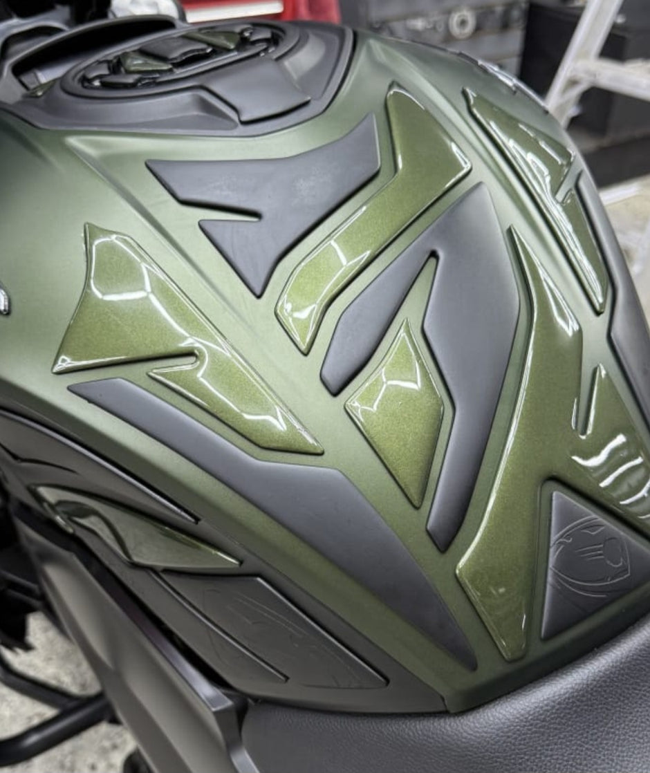 STOMPGRIPS - PROTECTORES DE TANQUE LUXUS PROTECT BAJAJ DOMINAR 250 - 400 UG