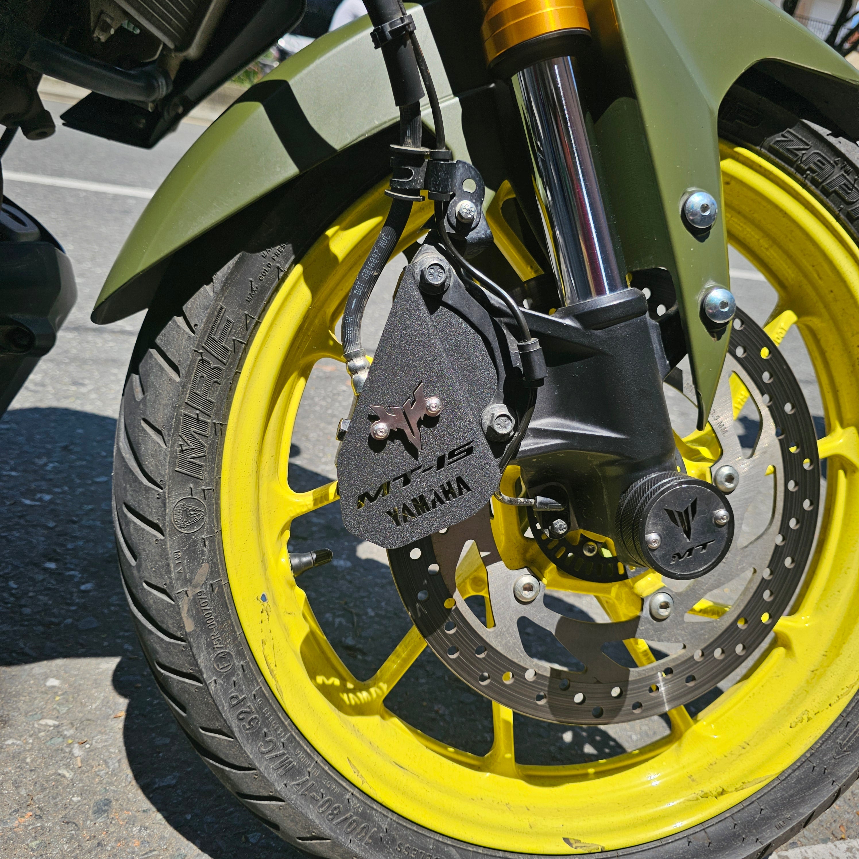 PROTECTOR DE CALIPER EN ACERO YAMAHA MT-15