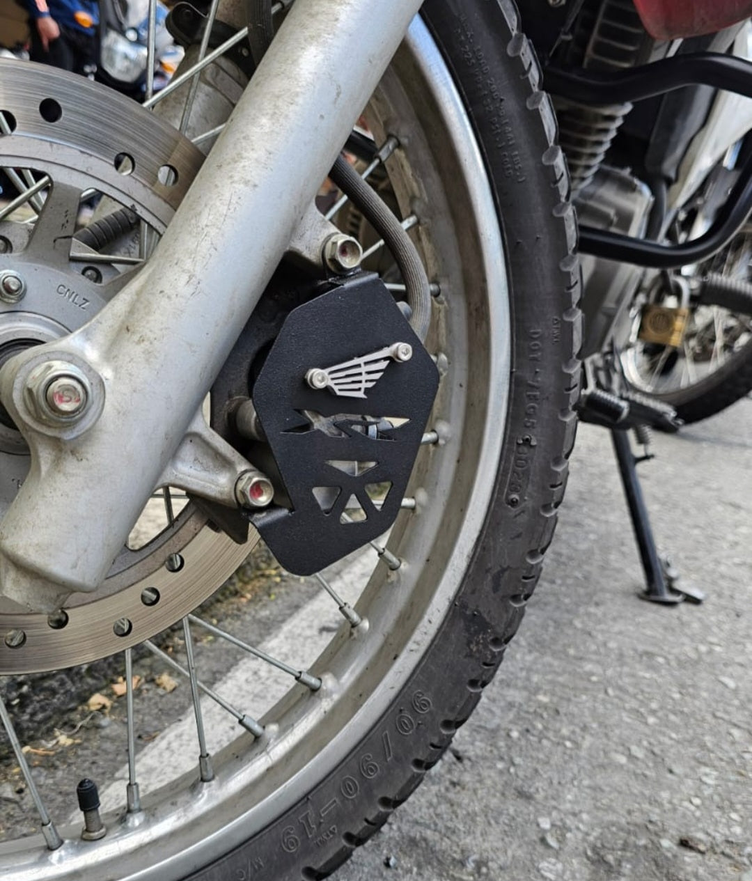 PROTECTOR DE CALIPER EN ACERO HONDA XR 150 ABS - XR 190L ABS