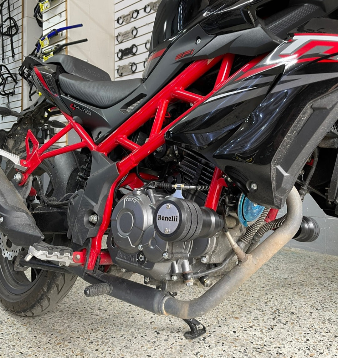 SLIDERS DE ALTO IMPACTO BENELLI 150