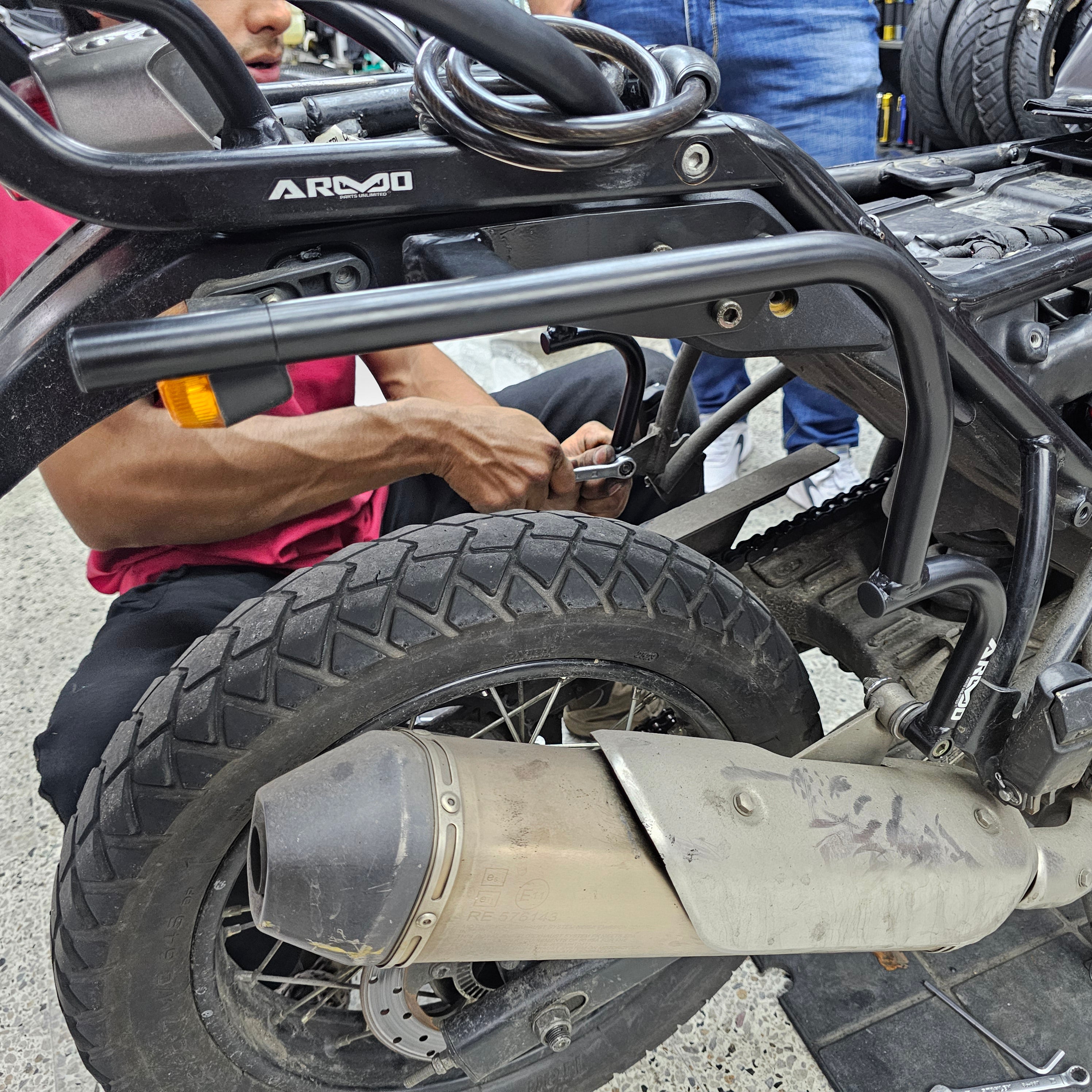 SOPORTE 3P PARA ALFORJAS O MALETAS LATERALES ROYAL ENFIELD HIMALAYAN/SCRAM 411