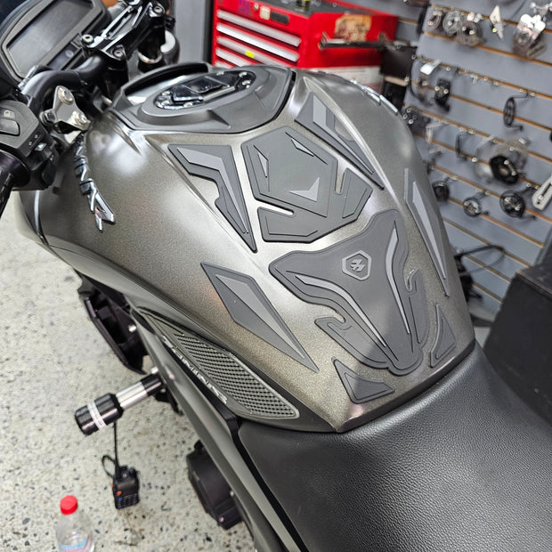 STOMPGRIPS - PROTECTORES DE TANQUE SPECIAL EDITION BAJAJ DOMINAR 250 - 400 UG