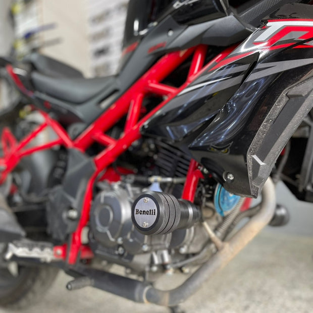 SLIDERS DE ALTO IMPACTO BENELLI 150