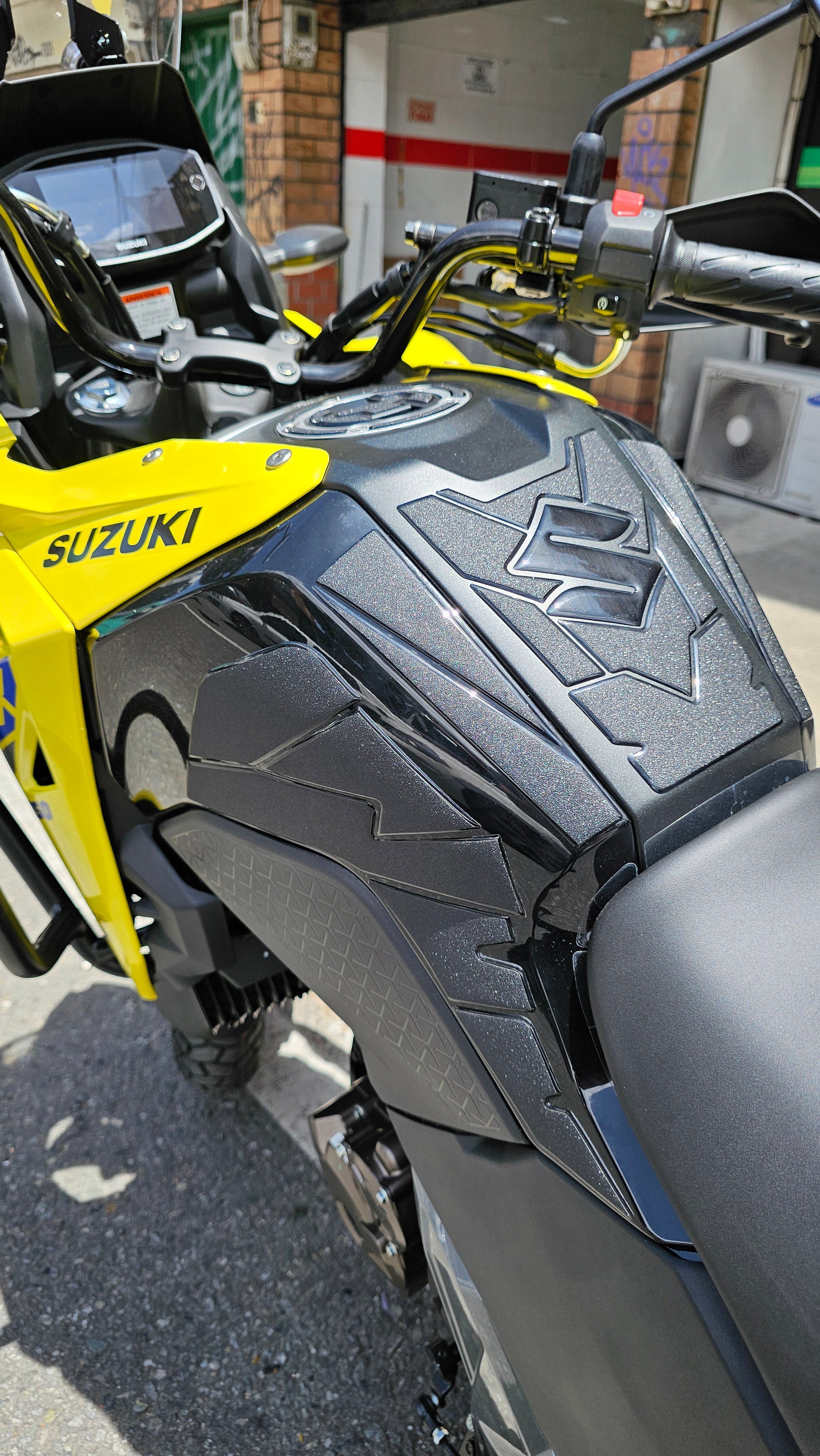 STOMPGRIPS - PROTECTORES DE TANQUE SEVEN DESIGN 7D HIDRO GEL SUZUKI VSTROM 250 SX (TIPO LIJA)