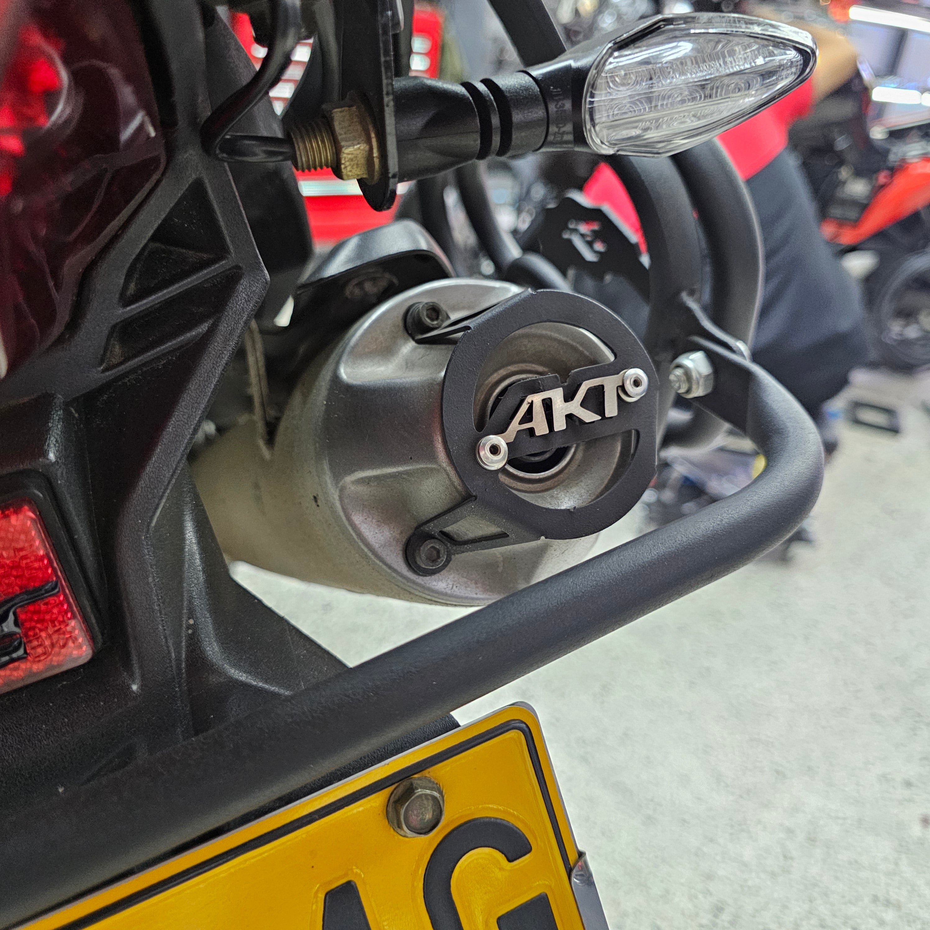 LUJO PARA SALIDA DE EXOSTO O RESONADOR EN ACERO AKT TTR 2025 - TTDS - TT 200 2026