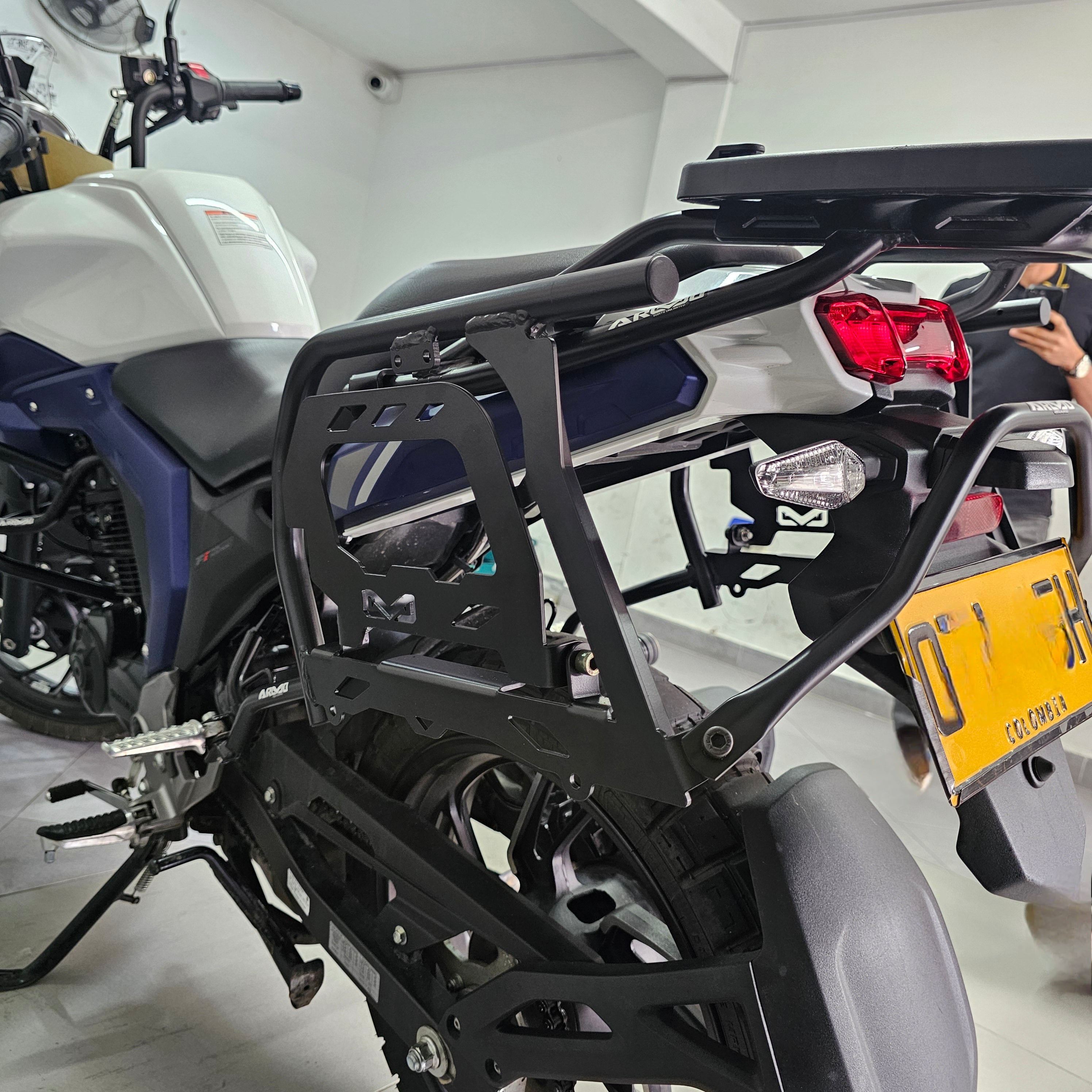 PORTA ALFORJAS MULTIFUNCIONAL SUZUKI  VSTROM 160 ARMO