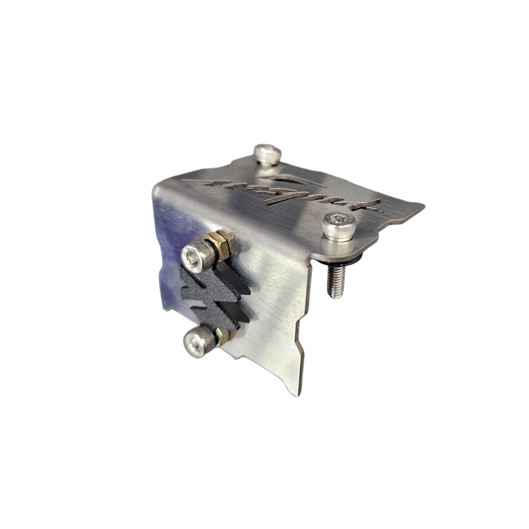 PROTECTOR DE BOMBA O DEPOSITO DE LIQUIDO DE FRENO DELANTERO EN ACERO BAJAJ PULSAR 180 - GENERICO