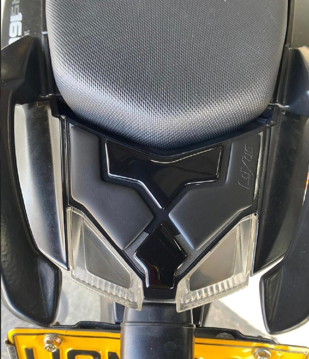 STOMPGRIPS - PROTECTORES DE TANQUE LUXUS PROTECT BAJAJ PULSAR NS400Z - PULSAR NS 200 - 160 - 150 - 125 UG