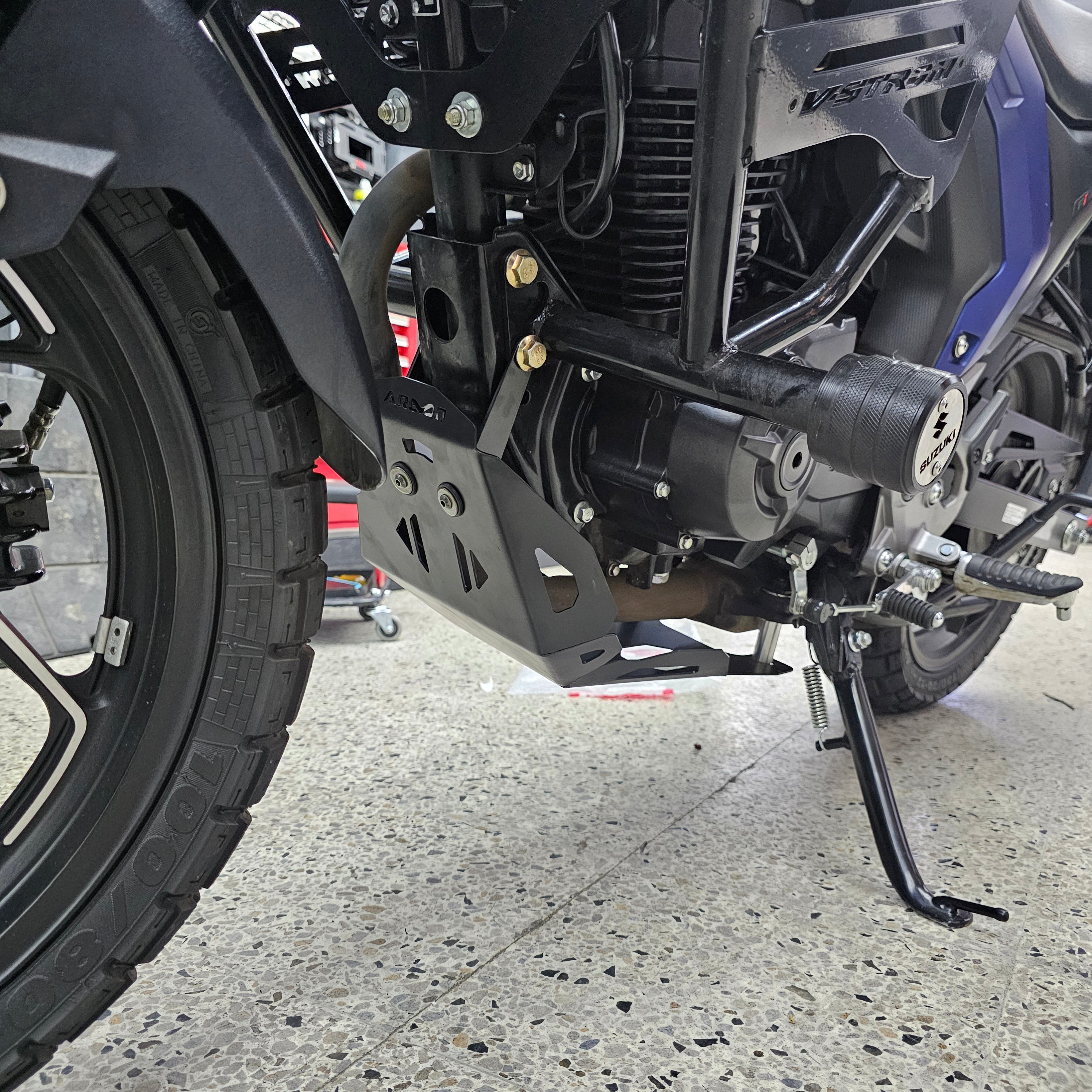 PROTECTOR DE MOTOR PECHERA ARMO SUZUKI VSTROM 160