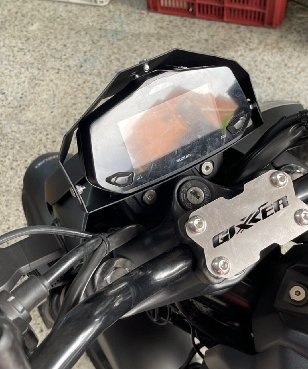 CUPULA EN ACERO SUZUKI GIXXER 150 FI - GIXXER 250 FI PEQUEÑA