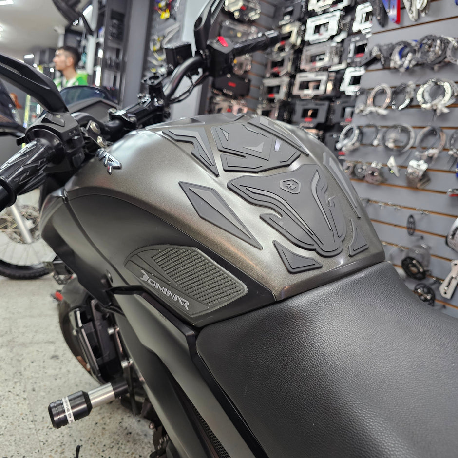 STOMPGRIPS - PROTECTORES DE TANQUE SPECIAL EDITION BAJAJ DOMINAR 250 - 400 UG