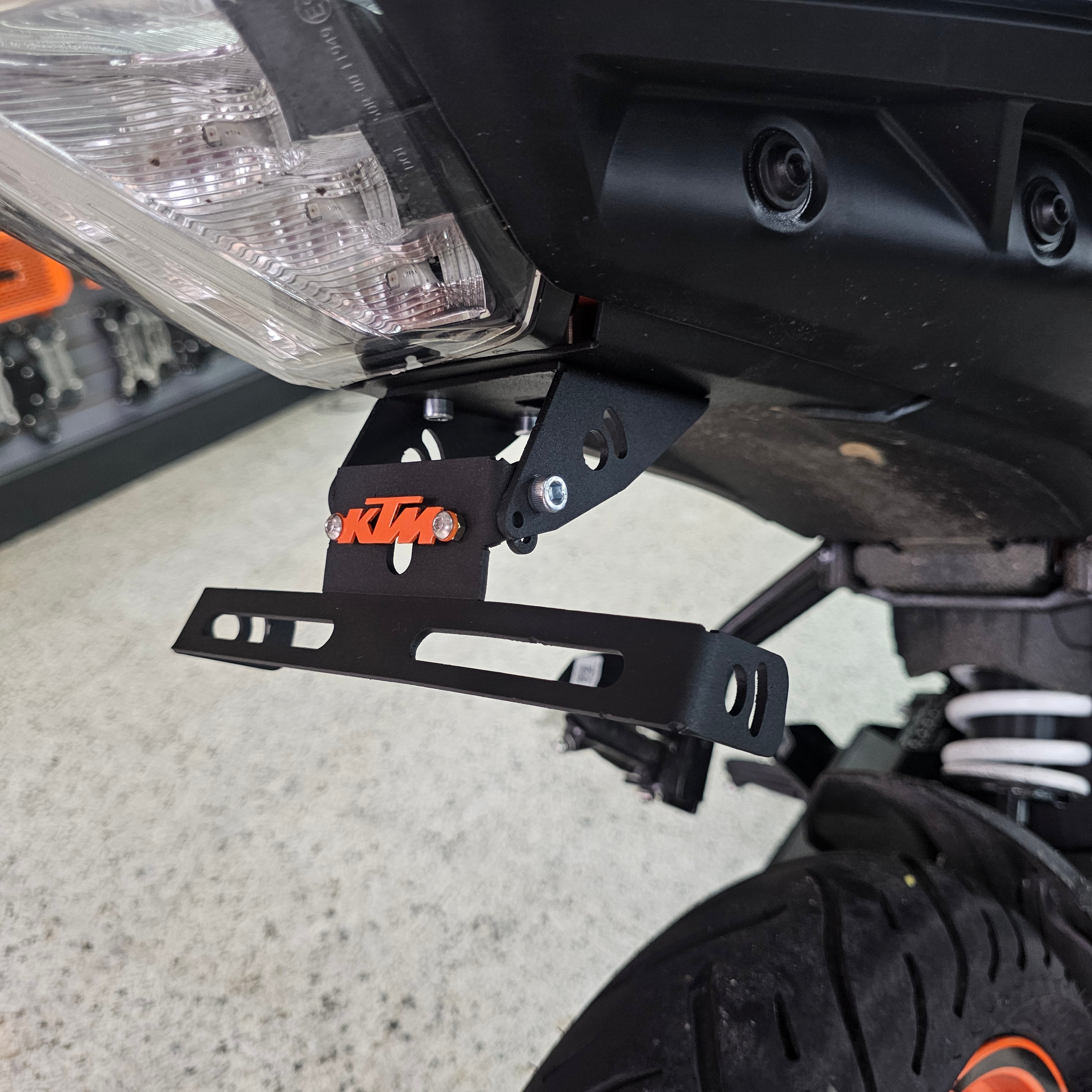 FENDER ELIMINATOR KTM DUKE 200/250/390 NG - KTM ADVENTOUR 250/390