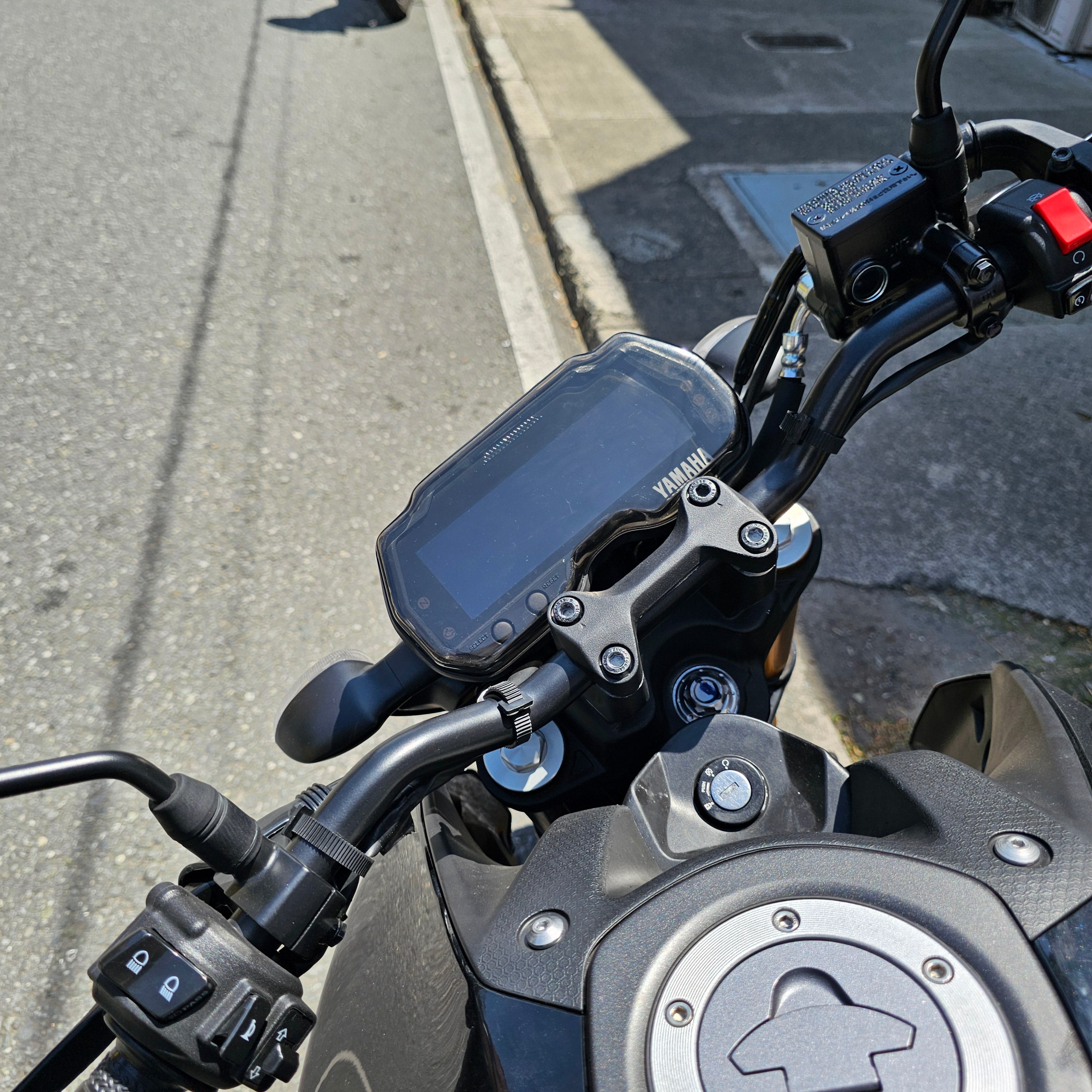 PROTECTOR DE TACOMETRO YAMAHA MT-15