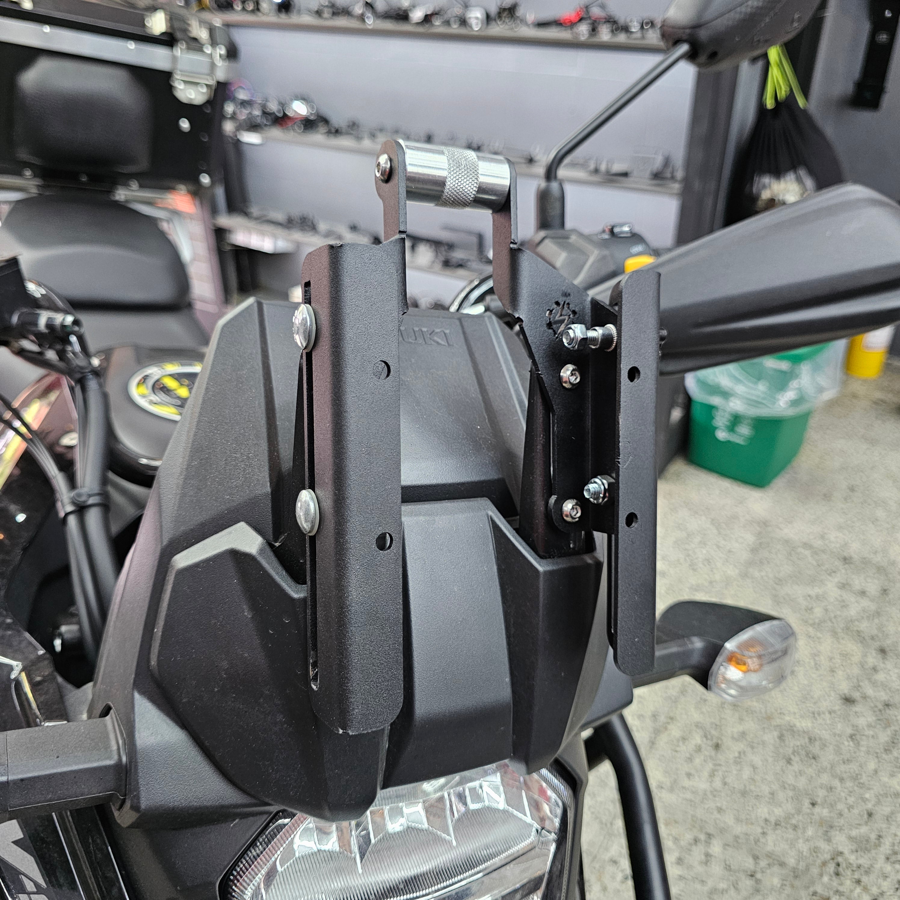 ELEVADOR O EXTENSOR DE CUPULA + SOPORTE GPS SUZUKI VSTROM 250 SX