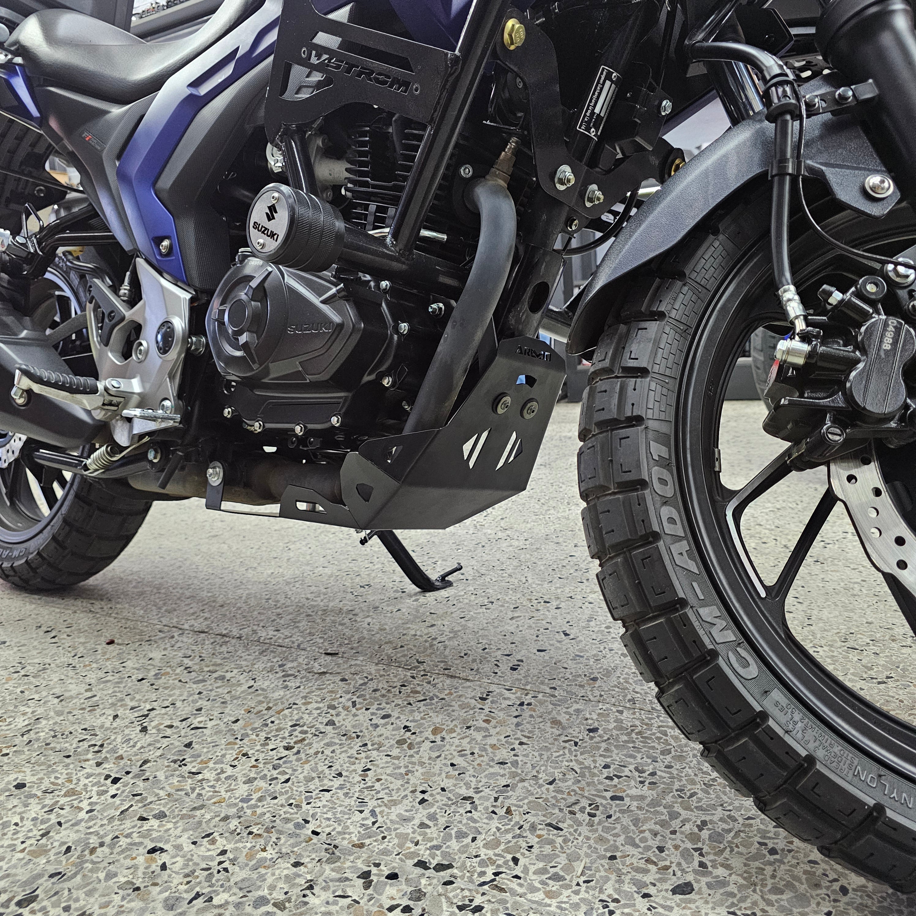 PROTECTOR DE MOTOR PECHERA ARMO SUZUKI VSTROM 160