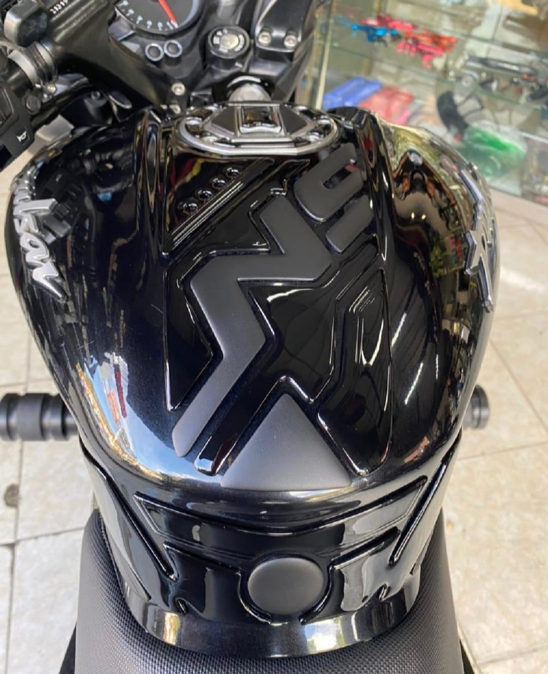 STOMPGRIPS - PROTECTORES DE TANQUE LUXUS PROTECT BAJAJ PULSAR NS400Z - PULSAR NS 200 - 160 - 150 - 125 UG