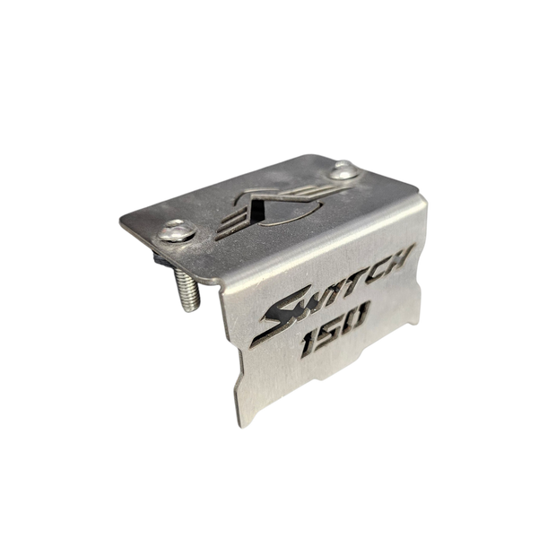 PROTECTOR DE BOMBA O DEPOSITO DE LIQUIDO DE FRENO DELANTERO EN ACERO VICTORY SWITCH 150