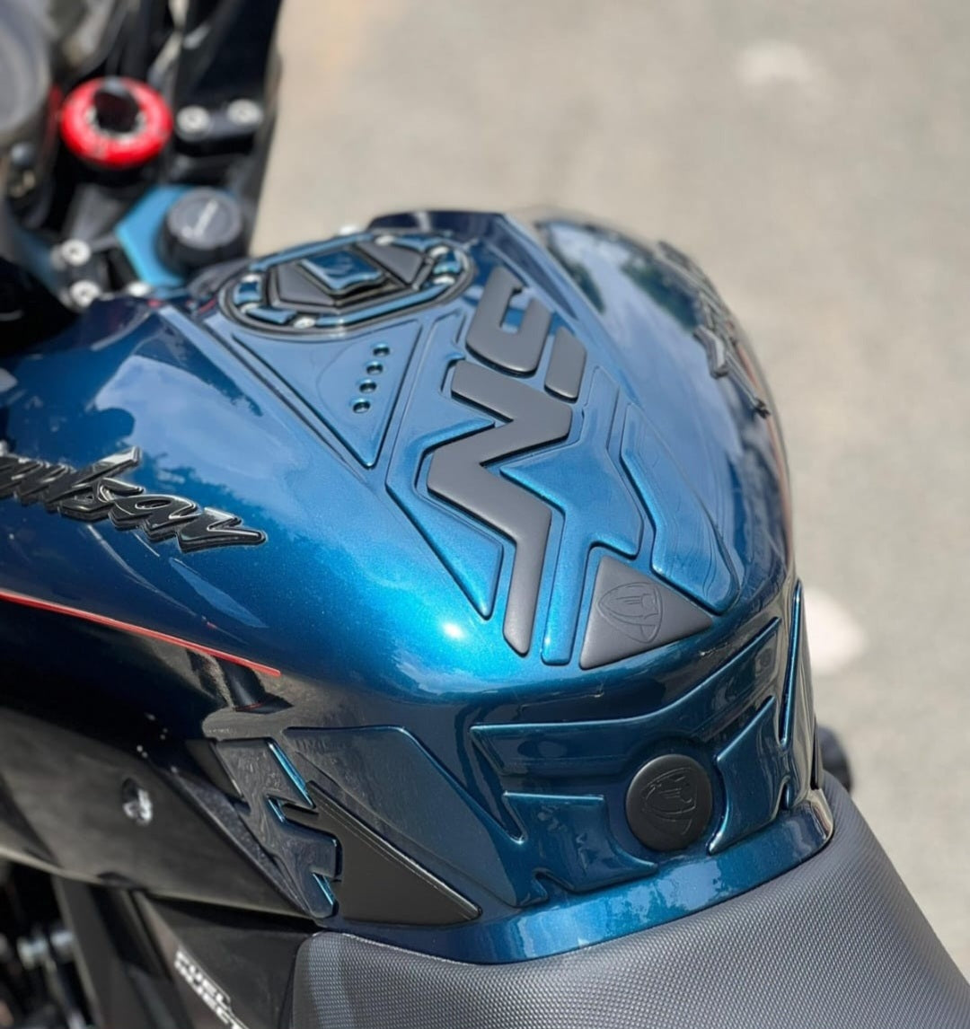 STOMPGRIPS - PROTECTORES DE TANQUE LUXUS PROTECT BAJAJ PULSAR NS400Z - PULSAR NS 200 - 160 - 150 - 125 UG