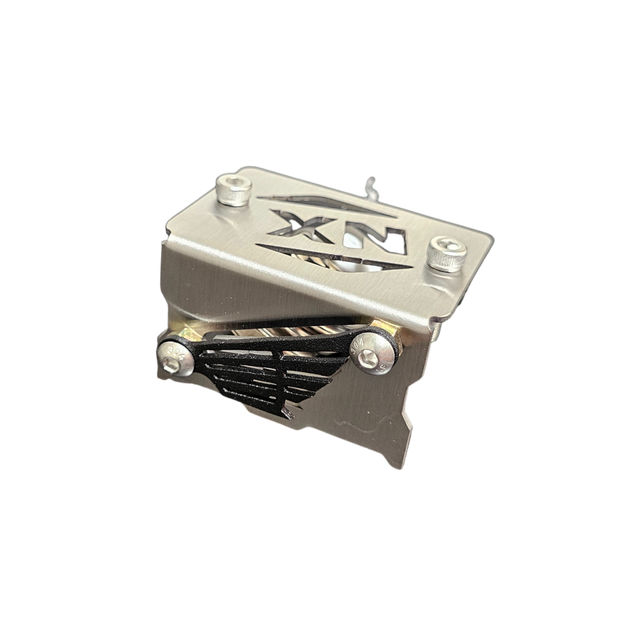 PROTECTOR DE BOMBA O DEPOSITO DE LIQUIDO DE FRENO DELANTERO EN ACERO HONDA NX 190