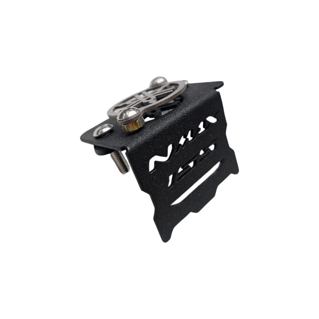 PROTECTOR DE BOMBA O DEPOSITO DE LIQUIDO DE FRENO DELANTERO EN ACERO YAMAHA NMAX V1 - NMAX CONNECTED - NMAX V3