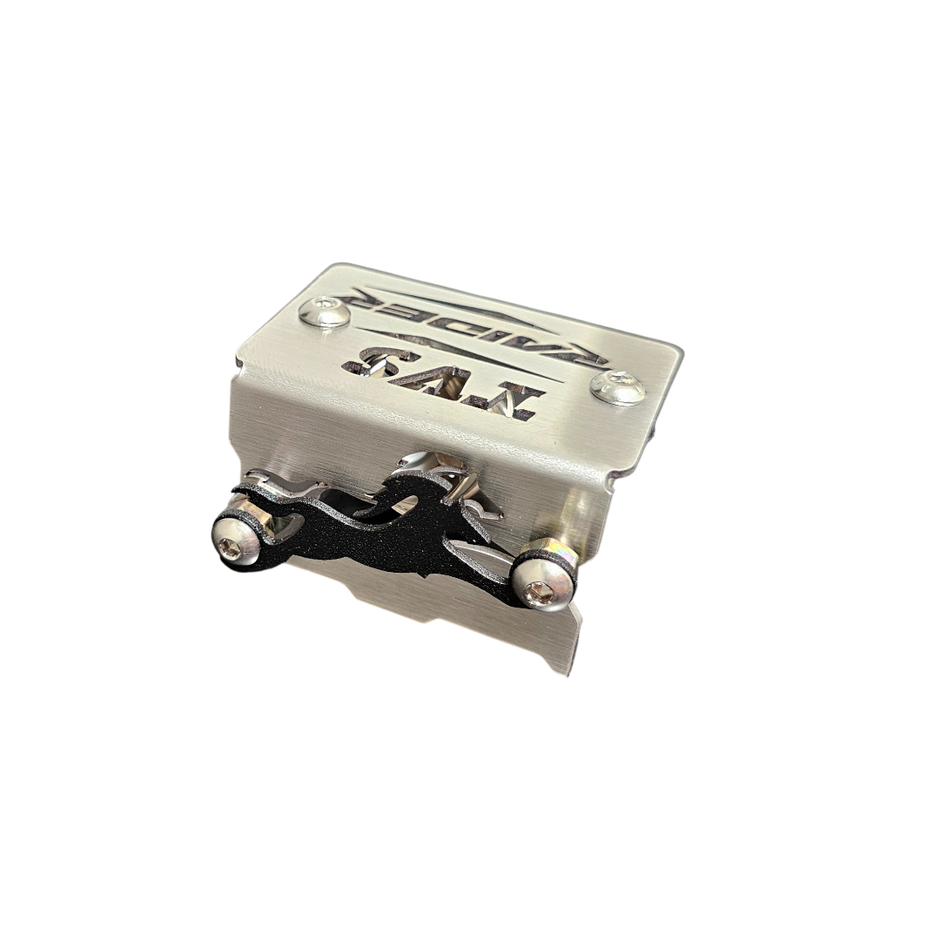 PROTECTOR DE BOMBA O DEPOSITO DE LIQUIDO DE FRENO DELANTERO TVS RAIDER