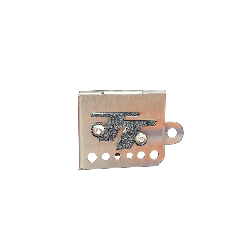 PROTECTOR DE BOMBA O DEPOSITO DE LIQUIDO DE FRENO TRASERO EN ACERO AKT TTR 2014/2024 - TTR 2025 - TTDS - TT 200 2026