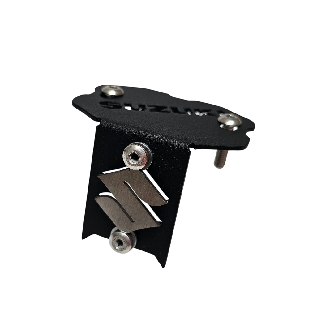 PROTECTOR DE BOMBA O DEPOSITO DE LIQUIDO DE FRENO DELANTERO EN ACERO SUZUKI GN 125 - VSTROM 160