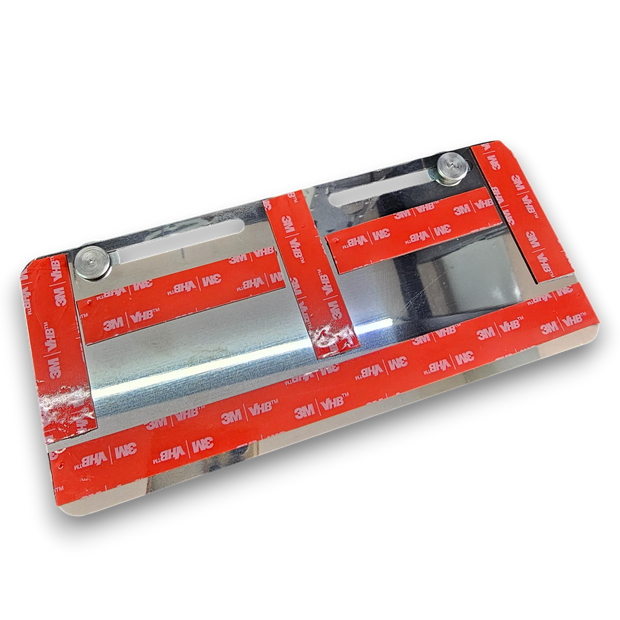 PORTA PLACA EN ACERO SIN PERFORAR FLOTANTE